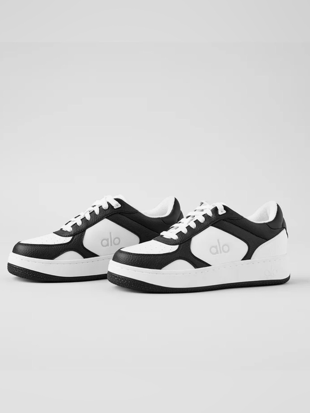ALO Yoga Women's Black and White Low-Top Sneakers